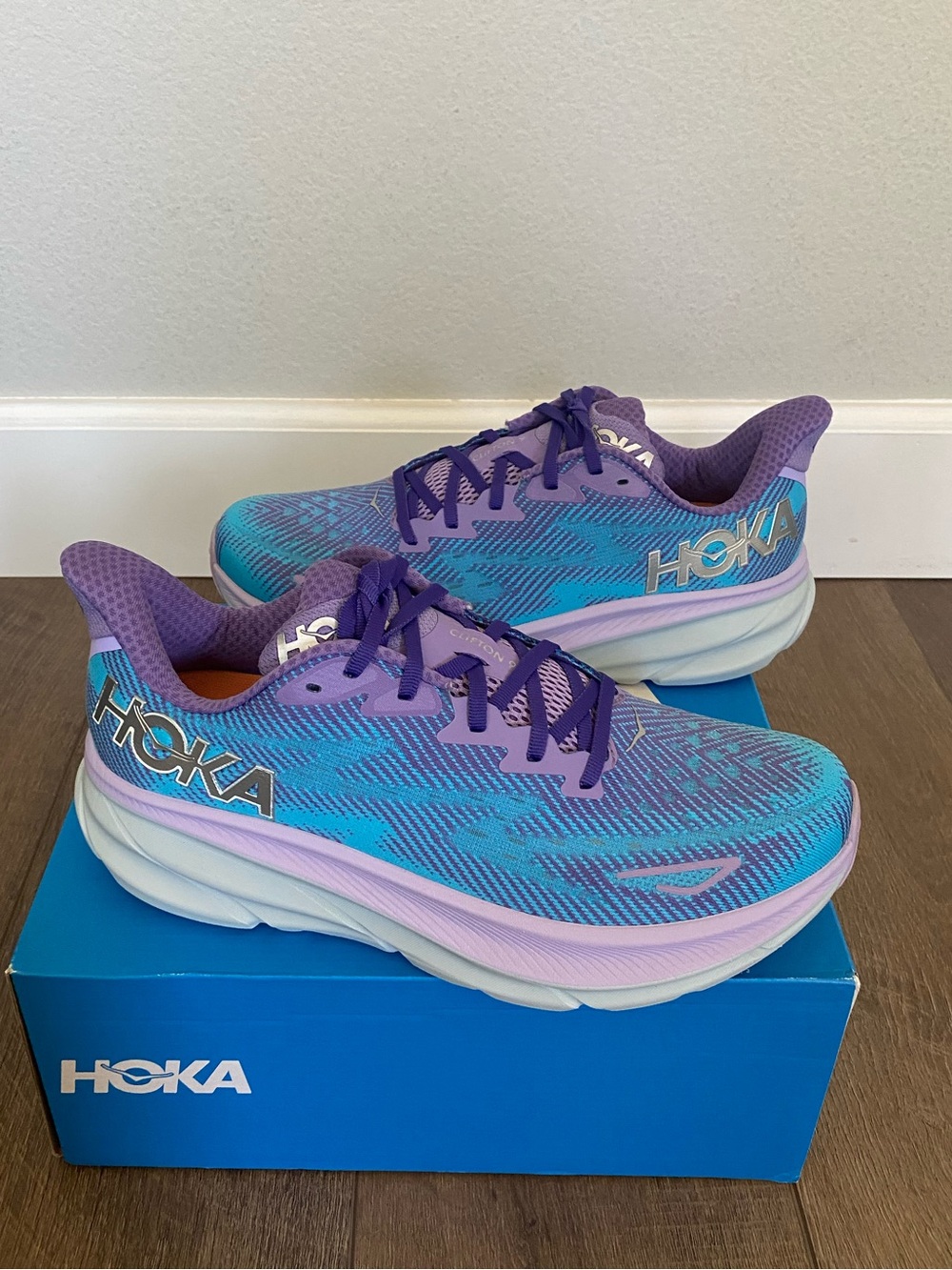 HOKA Clifton 9 Women’s 10 Chalk Violet/Pastel Lilac